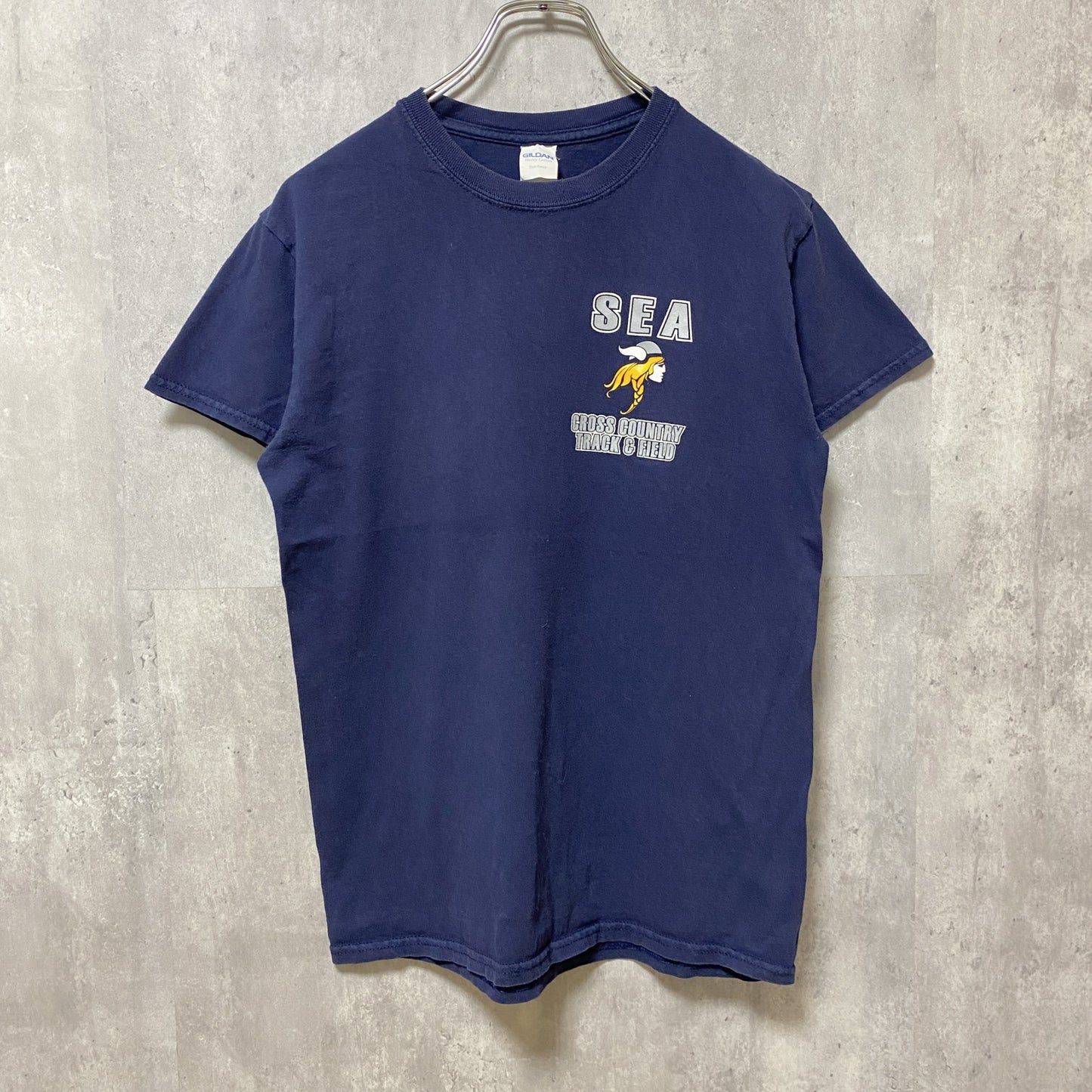 古着 used　GILDAN　ギルダン　半袖クルーネックワンポイントロゴプリントTシャツ　バックプリント　ネイビー　Sサイズ