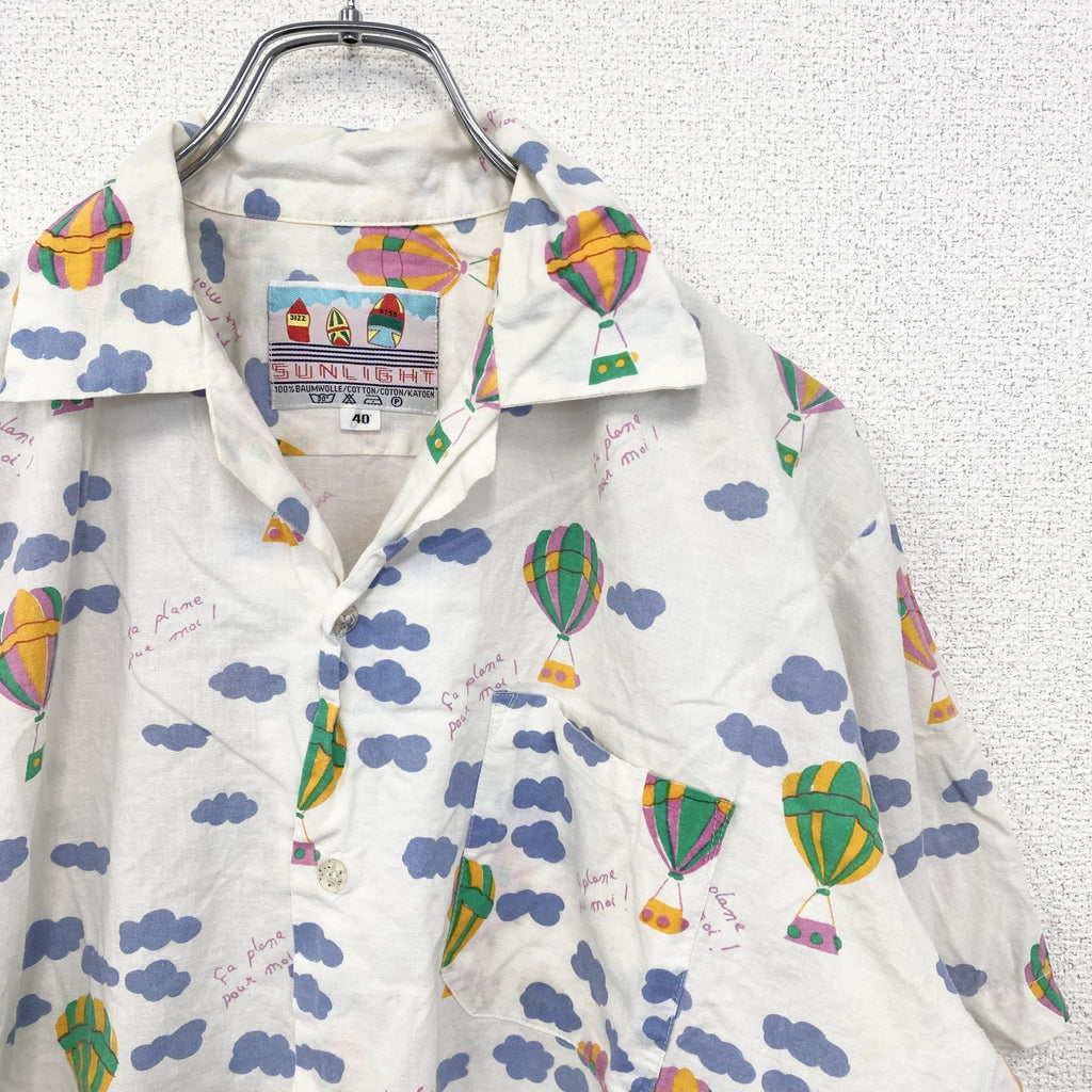 半袖プリント総柄シャツ　開襟　レトロデザイン　個性的　アロハ　気球柄　バルーン　白　ホワイト　古着