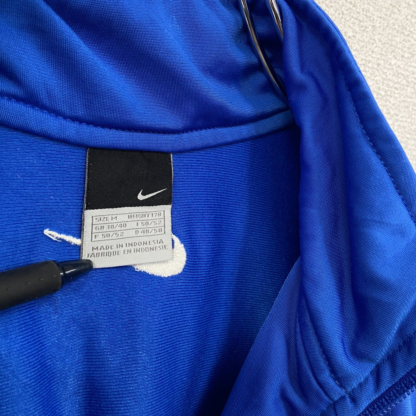 00s　NIKE　ナイキ　トラックジャケット/ジャージ　ヴィンテージ　刺繍ロゴ　スウッシュロゴ　青　ブルー　Mサイズ