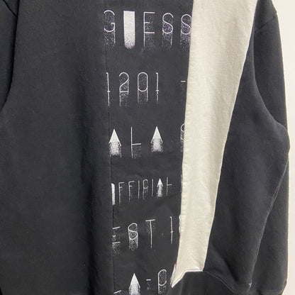 古着 used　GUESS　ゲス　長袖クルーネックプリントスウェット　トレーナー　黒　白　バイカラー　秋冬服　Lサイズ