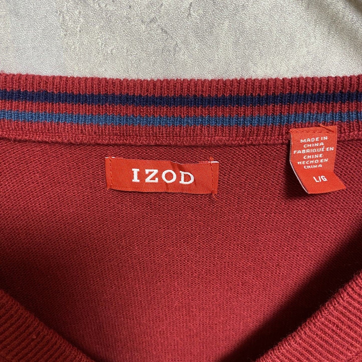 古着 used　IZOD アイゾッド　無事ニットベスト　ワンポイントロゴ刺繍　赤　レッド　ノームコア　レトロデザイン　Lサイズ