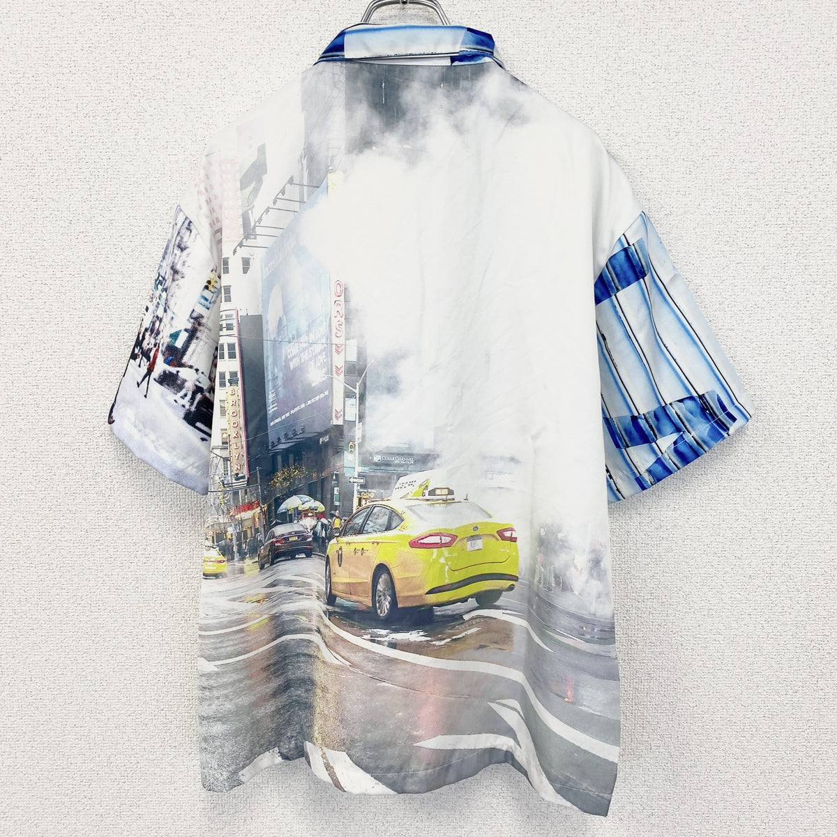 半袖プリント総柄シャツ　ストライプ　レトロデザイン　車　街並み　フルグラフィック　派手　青　ブルー　　古着