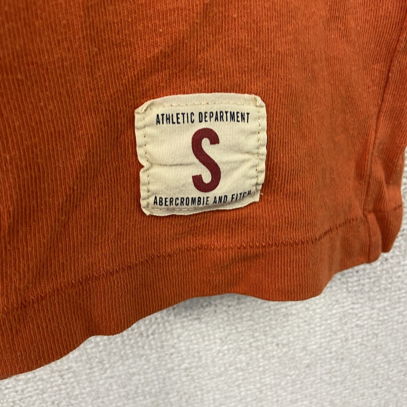 Abercrombie　アバクロンビー　半袖プリントＴシャツ　シングルステッチ　オレンジ　Sサイズ