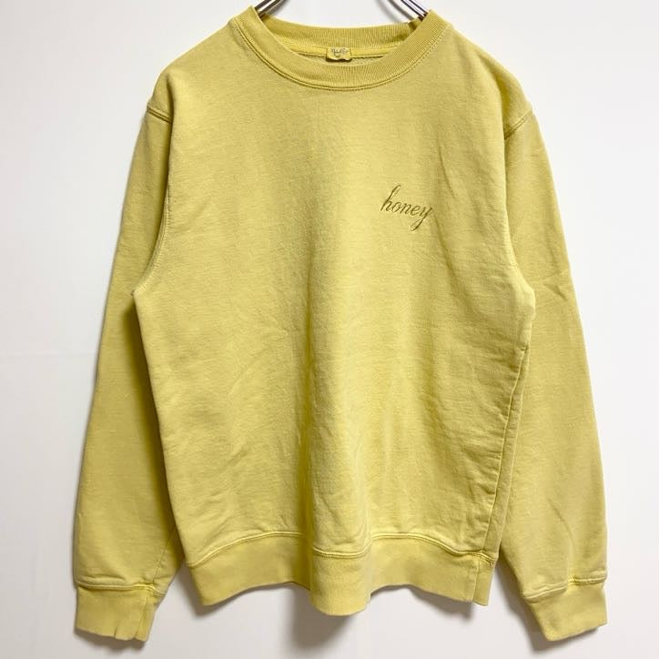 長袖クルーネックスウェット　トレーナー　ワンポイント刺繍　ノームコア　シンプル　honey　黄色　イエロー　秋冬服　古着