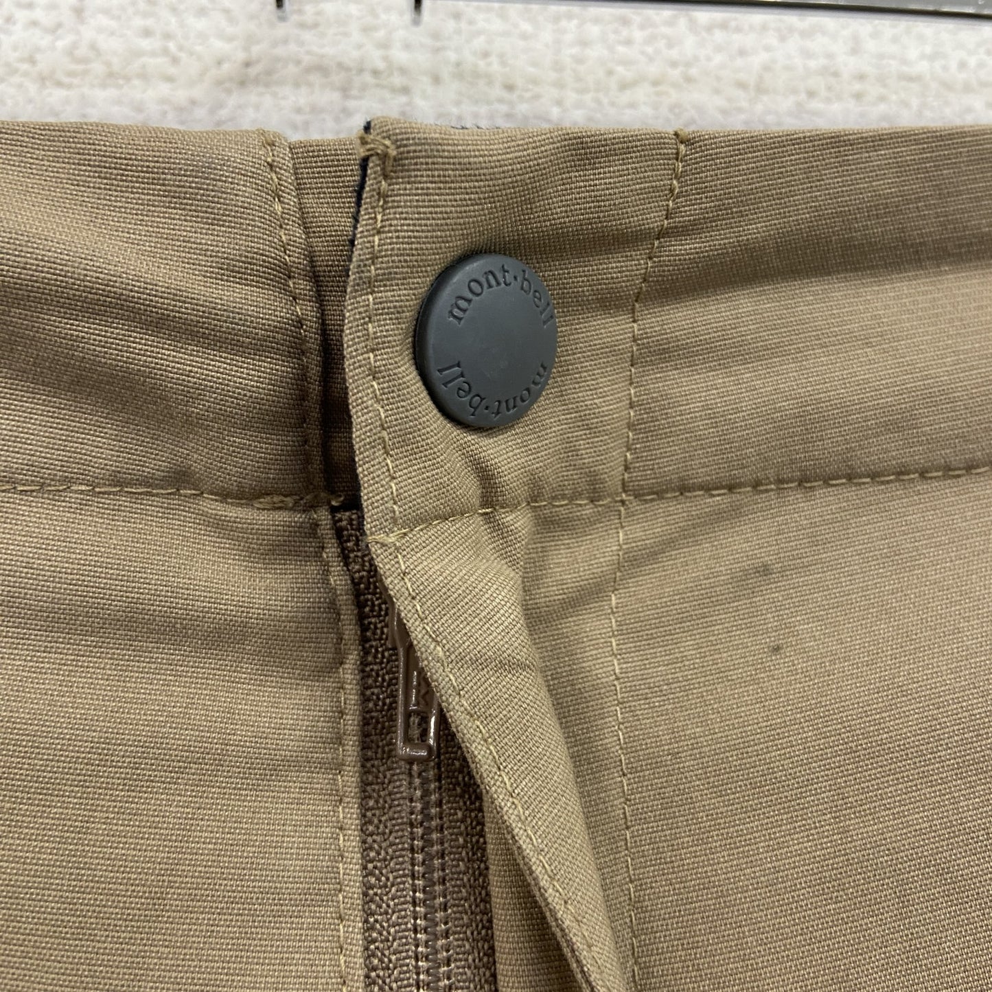 mont-bell　モンベル　ライトトレッキングパンツ　刺繍ロゴ　ベージュ