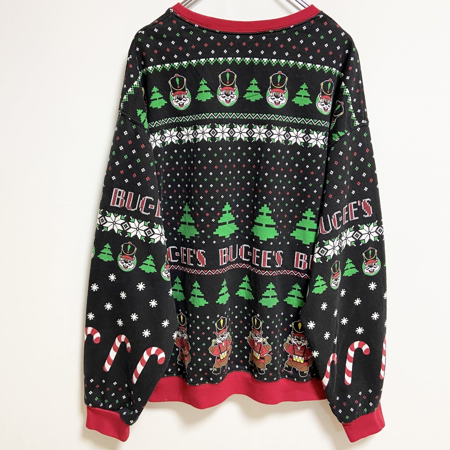 古着 used　BUC-EES　バッキーズ　長袖総柄キャラクタープリントスウェット　トレーナー　クリスマス　サンタ　黒　XLサイズ