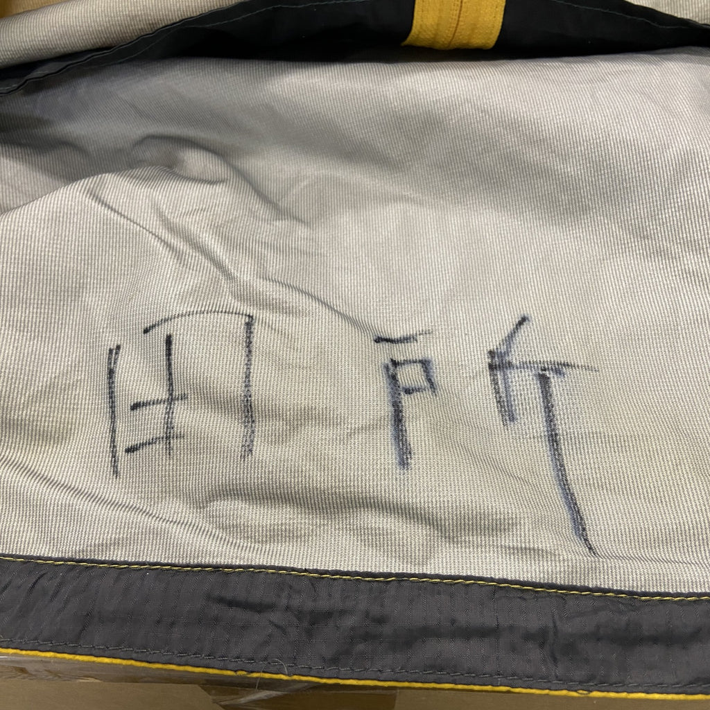 Mizuno　ミズノ　ナイロンジャケット　フーディー　比翼仕立て　バイカラー　黒　ブラック　黄色　イエロー　Ｌサイズ　古着
