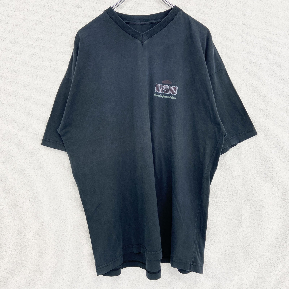 半袖プリントTシャツ　Vネック　バックプリント　レトロデザイン　DESPERADOS　黒　ブラック　　古着