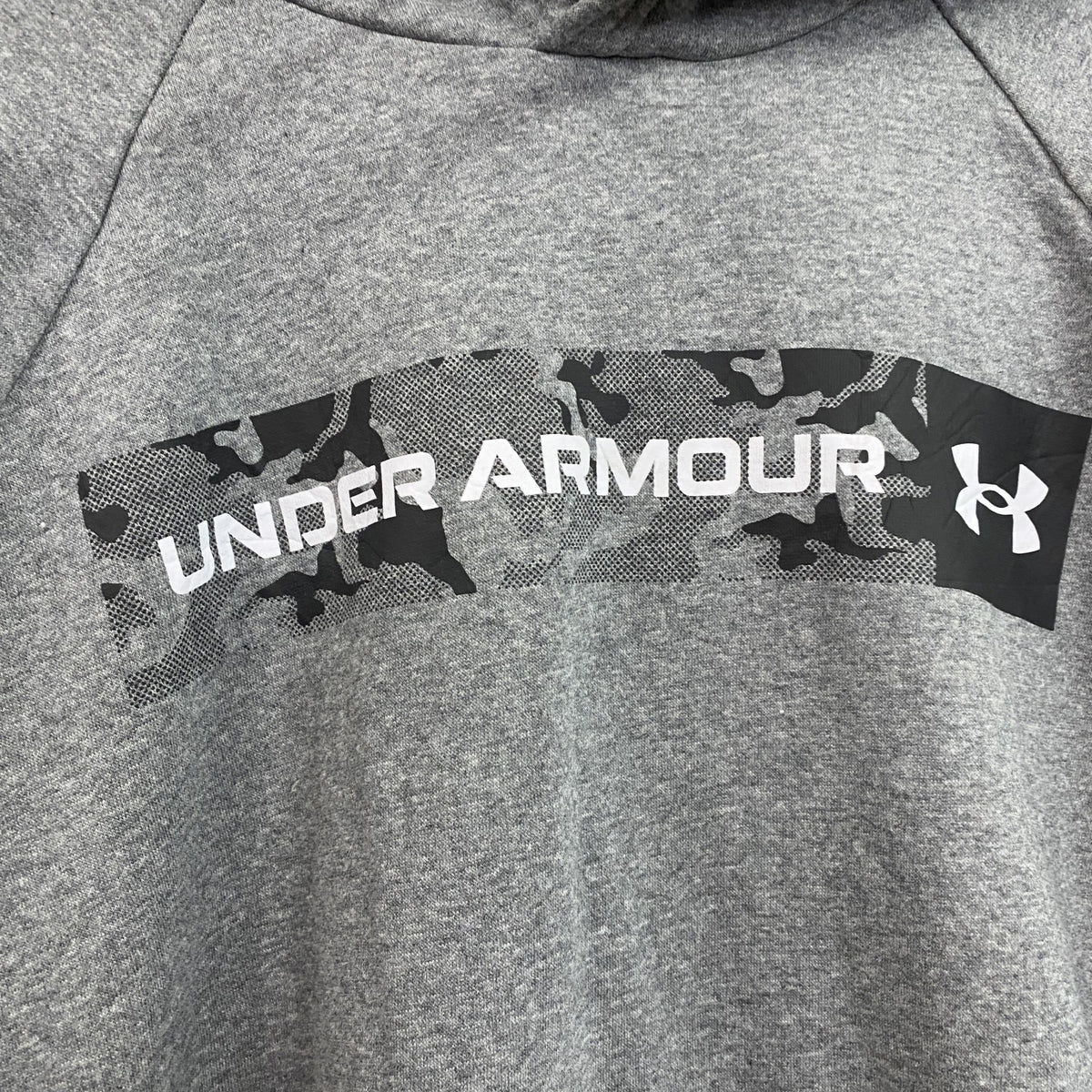 UNDER ARMOUR　アンダーアーマー　スウェットパーカー/フーディー　灰色　グレー　XLサイズ　古着