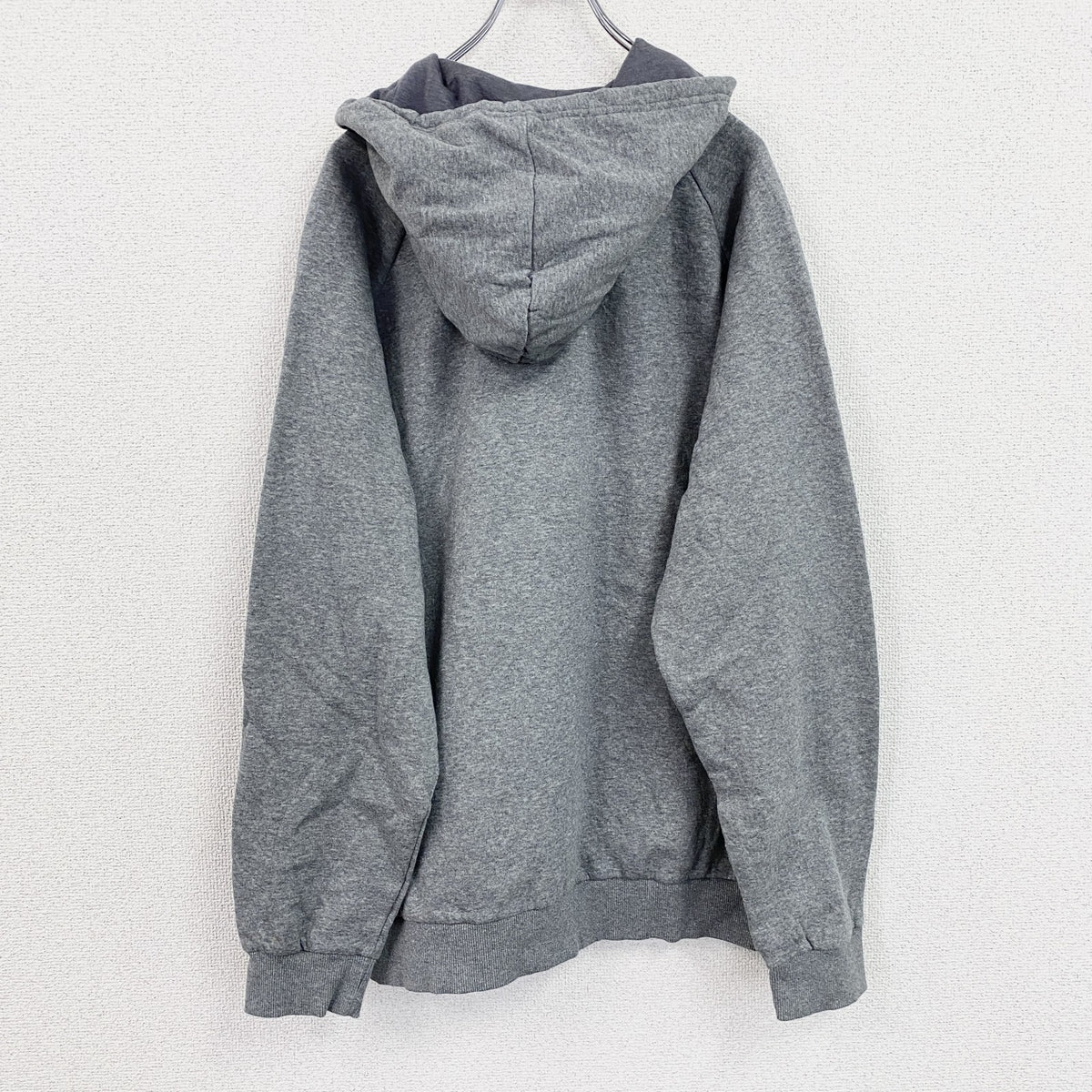 UNDER ARMOUR　アンダーアーマー　スウェットパーカー/フーディー　灰色　グレー　XLサイズ　古着