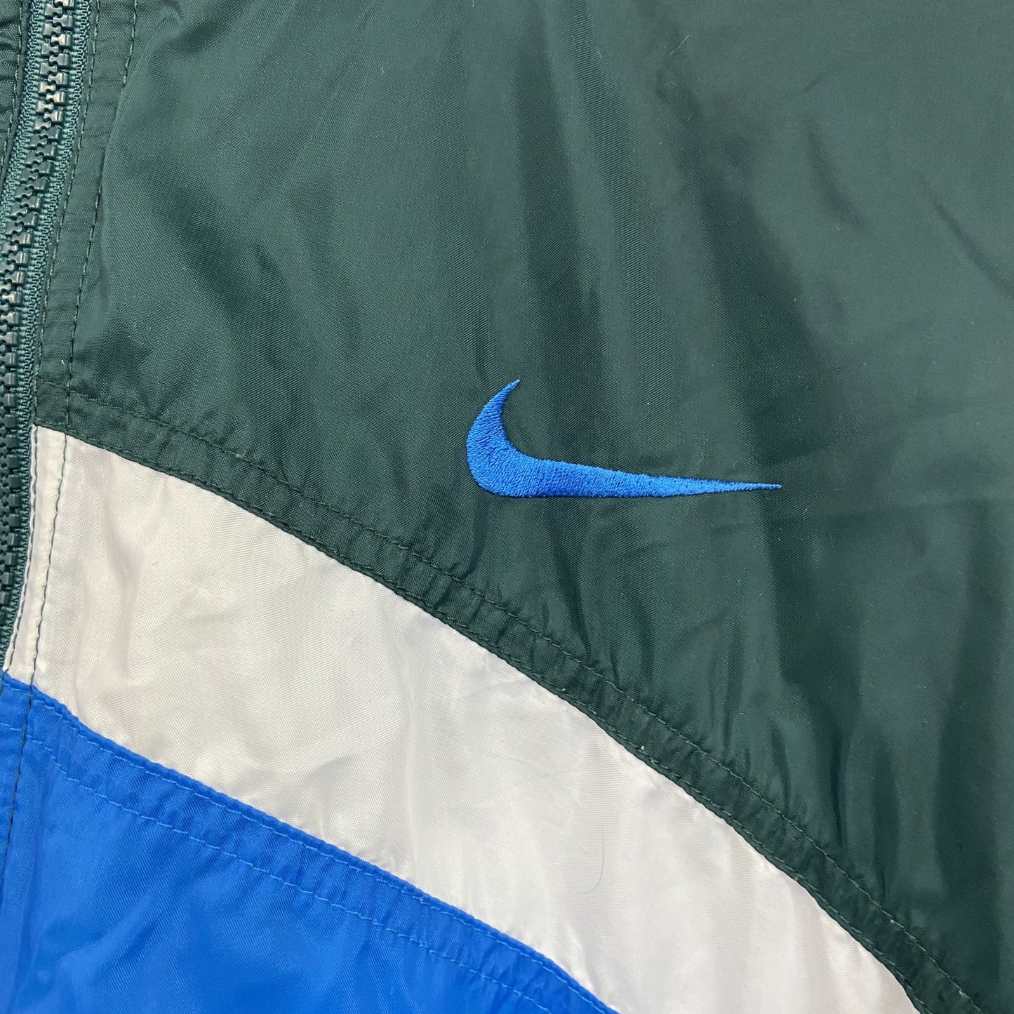 NIKE　ナイキ　フルジップナイロンジャケット　マルチカラー　Lサイズ