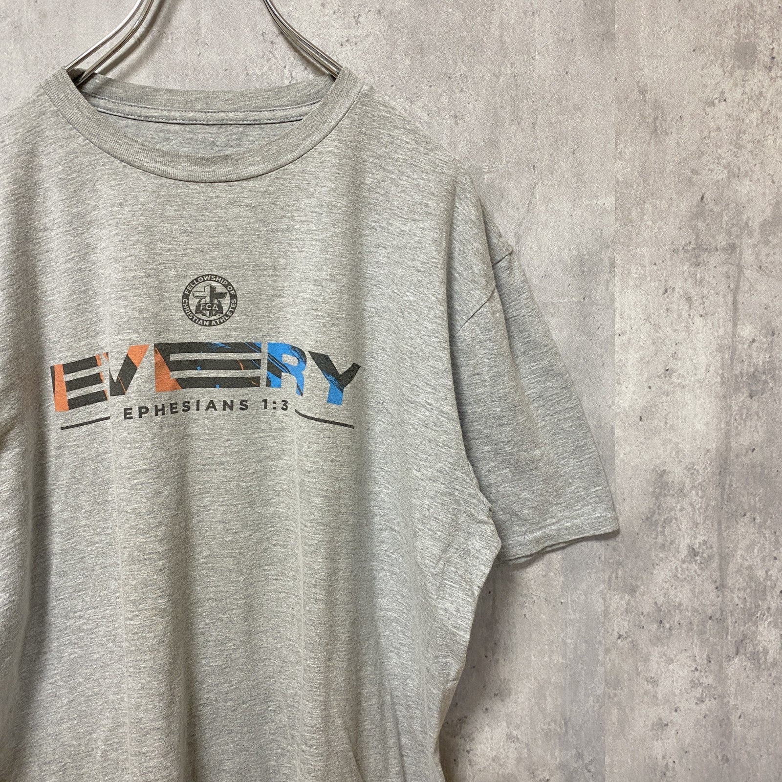 半袖プリントTシャツ　3連プリント　十字架　両面プリント　FCA　デカロゴ　クルーネック　灰色　グレー　古着