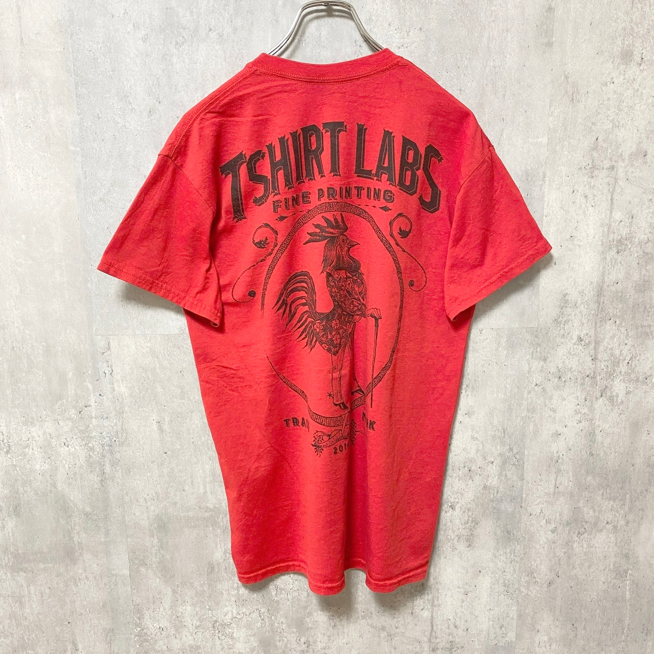 半袖プリントTシャツ　バックプリント　TSHIRTLABS　鳥　bird　動物　アニマル　赤　レッド　春夏服　古着