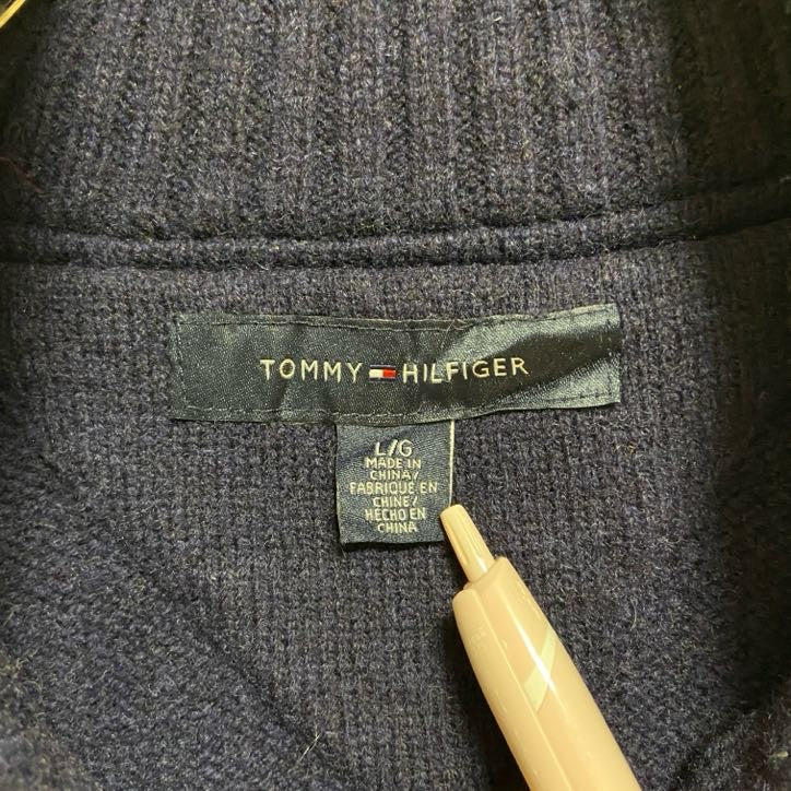 古着 used　TOMMYHILFIGER　長袖ワンポイント刺繡ニットカーディガン　セーター　ネイビー　秋冬服　Lサイズ