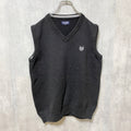 CHAPS　チャップス　ワンポイント刺繍ニットベスト　Vネック　黒　ブラック　シンプル　ノームコア　古着