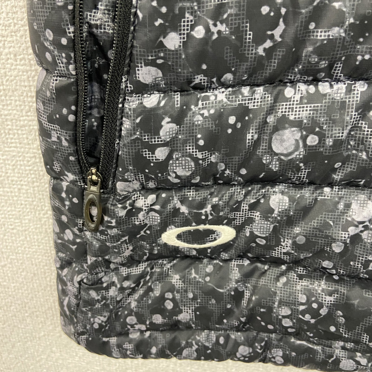 OAKLEY　オークリー　ダウンフェザージャケット　ダウンベスト　ダウン90%　黒　ブラック　XLサイズ　古着