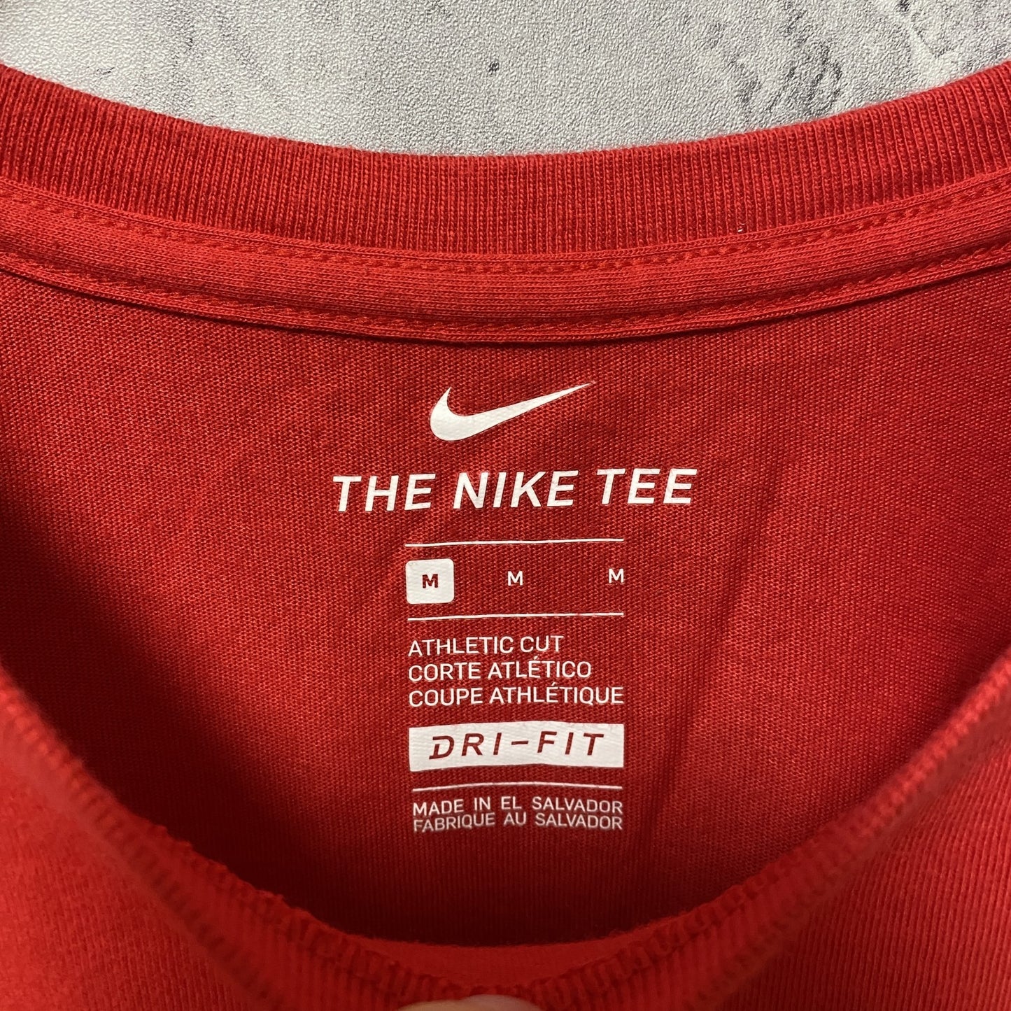 古着 used　NIKE　ナイキ　DRI-FIT　半袖クルーネックロゴプリントTシャツ　スポーティー　レトロ　赤　Mサイズ