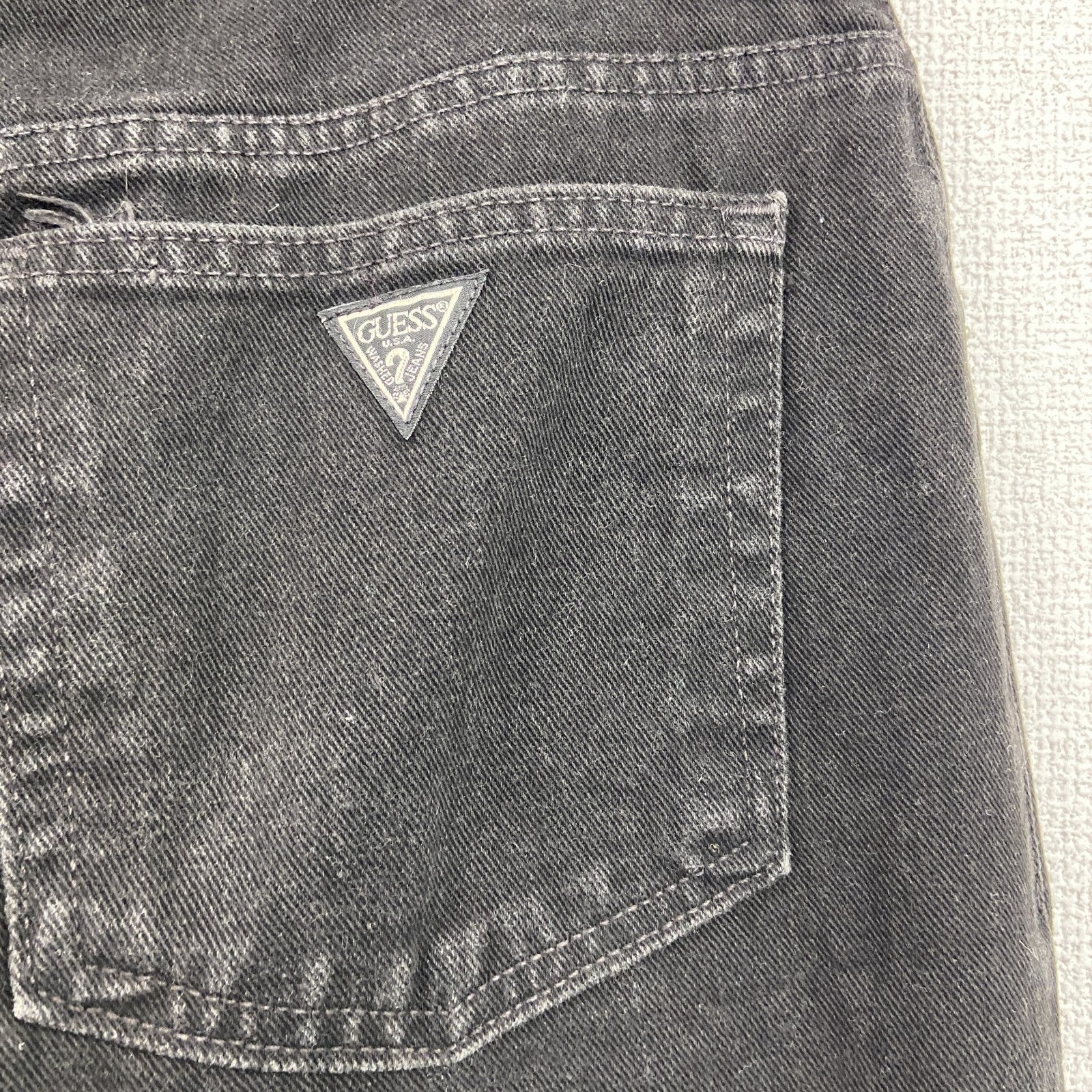 90s　GUESS JEANS　ゲスジーンズ　デニムパンツ/ジーンズ　ボタンフライ　黒　ブラック　W34サイズ　　ヴィンテージ　古着