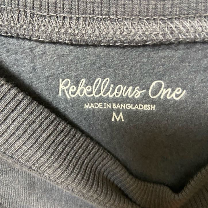 古着 used　RebelliousOne　長袖プリントスウェット　トレーナー　クルーネック　月　星　グレー　秋冬服　Mサイズ