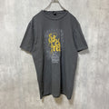 THE CONCERT TEE　半袖プリントTシャツ　クルーネック　チャコールグレー　レトロデザイン　Lサイズ　　　古着