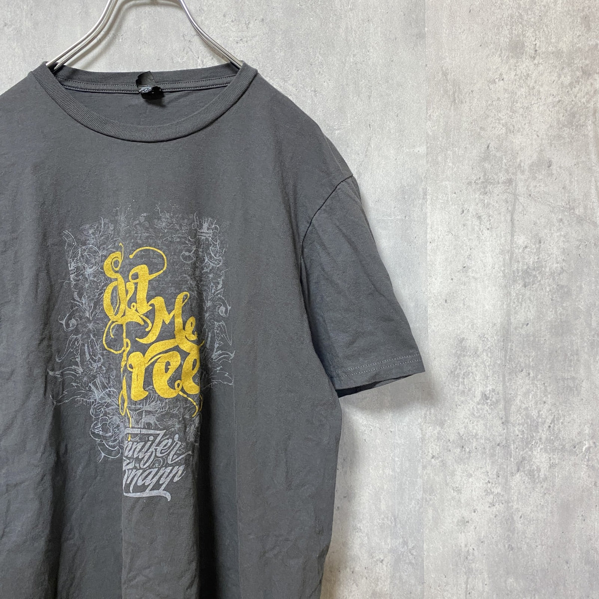 THE CONCERT TEE　半袖プリントTシャツ　クルーネック　チャコールグレー　レトロデザイン　Lサイズ　　　古着