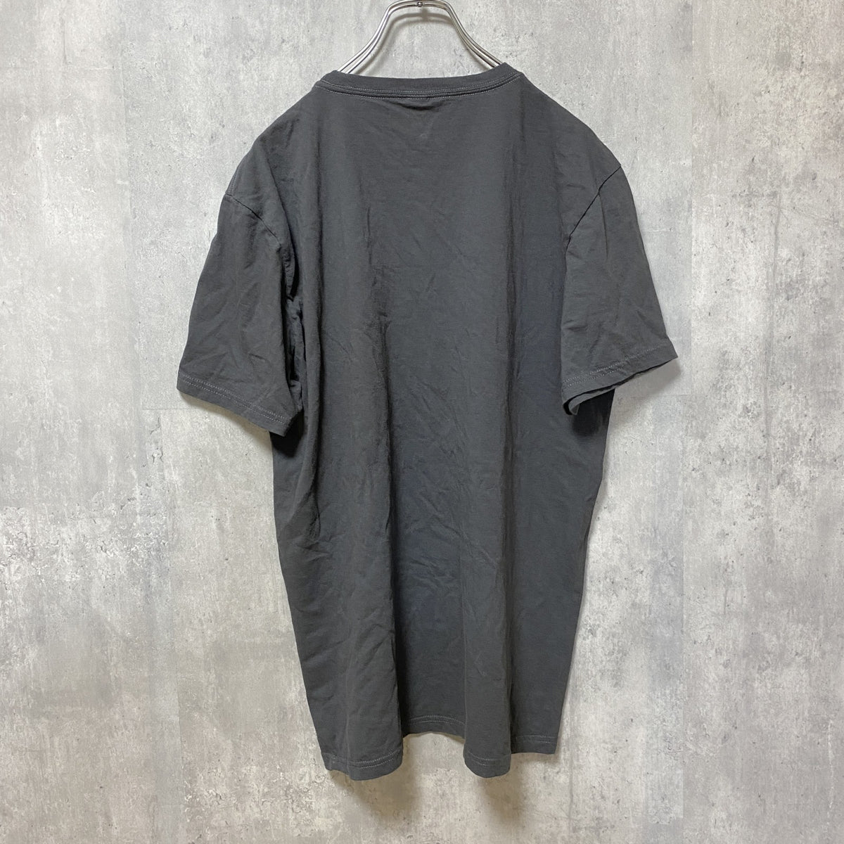 THE CONCERT TEE　半袖プリントTシャツ　クルーネック　チャコールグレー　レトロデザイン　Lサイズ　　　古着