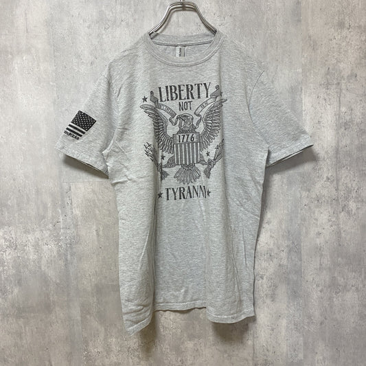 古着 used　GILDAN　ギルダン　半袖プリントTシャツ　クルーネック　グレー　灰色　レトロデザイン　Mサイズ