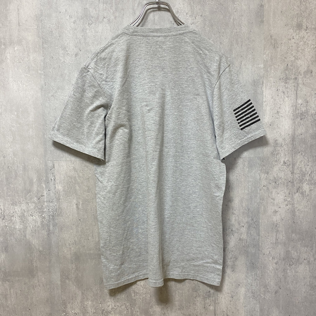 GILDAN　ギルダン　半袖プリントTシャツ　クルーネック　グレー　灰色　レトロデザイン　Mサイズ　古着