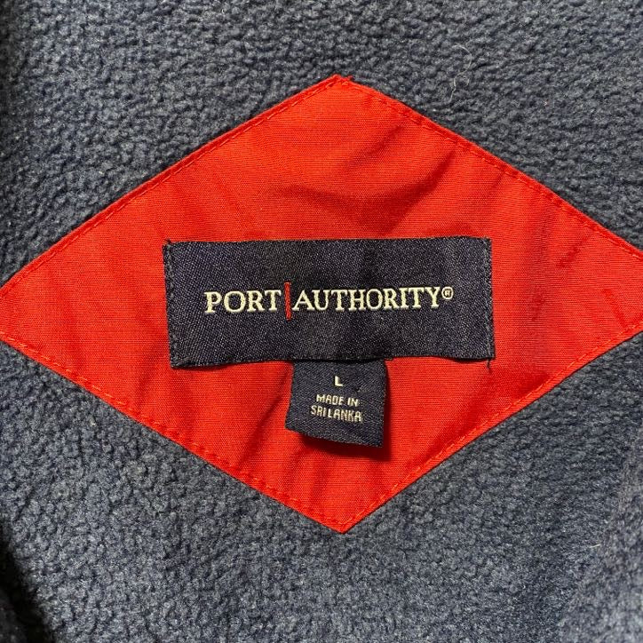 古着 used　PORTAUTHORITY　長袖ワンポイント刺繍ナイロンジャケット　コロナドベイリゾート　赤　レッド　Lサイズ