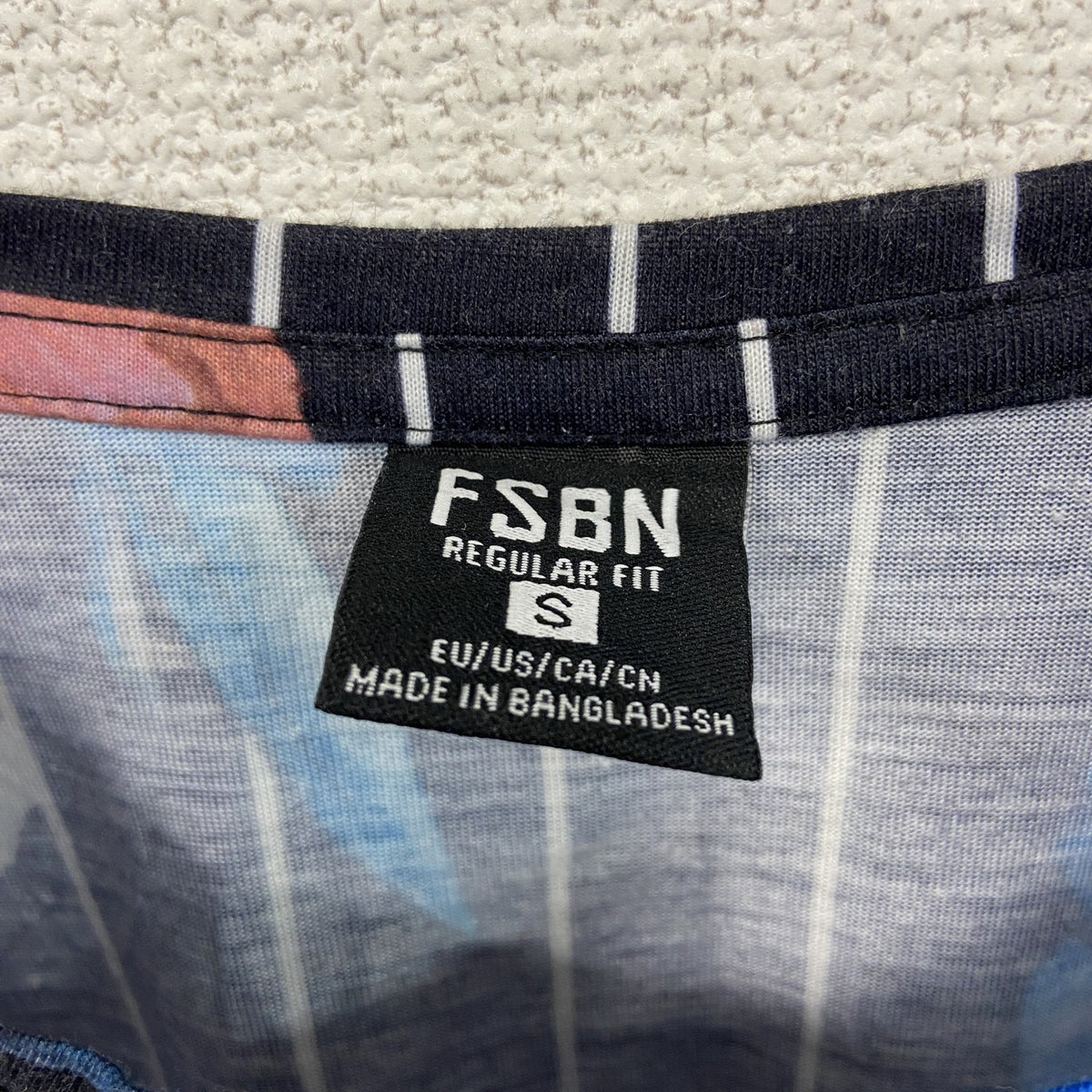 FSBN　半袖総柄プリントTシャツ　花柄　カジュアルデザイン　黒　ブラック　個性的　レトロ　クルーネック　Sサイズ　古着