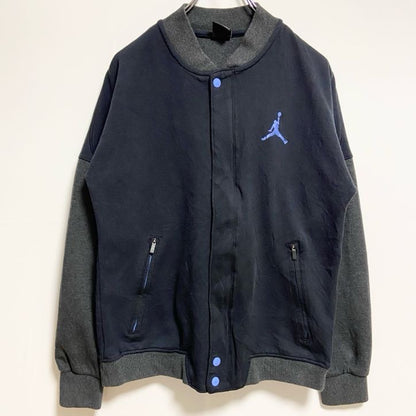 古着 used　AIR JORDAN　エアジョーダン　長袖スタジャン　黒　ブラック　灰色　グレー　アウター　秋冬服　Mサイズ