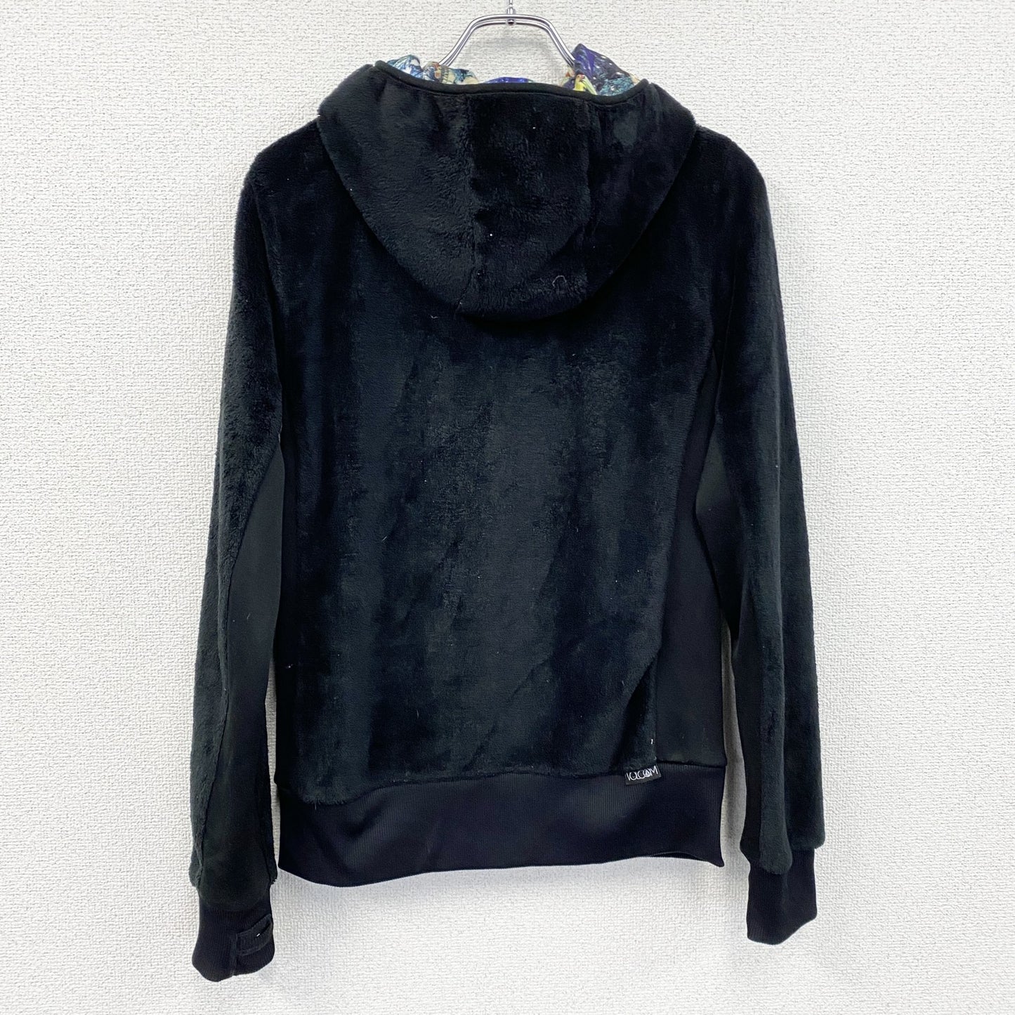VOLCOM　ボルコム　フルジップフリースパーカー　リバーシブル　黒　ブラック　Mサイズ