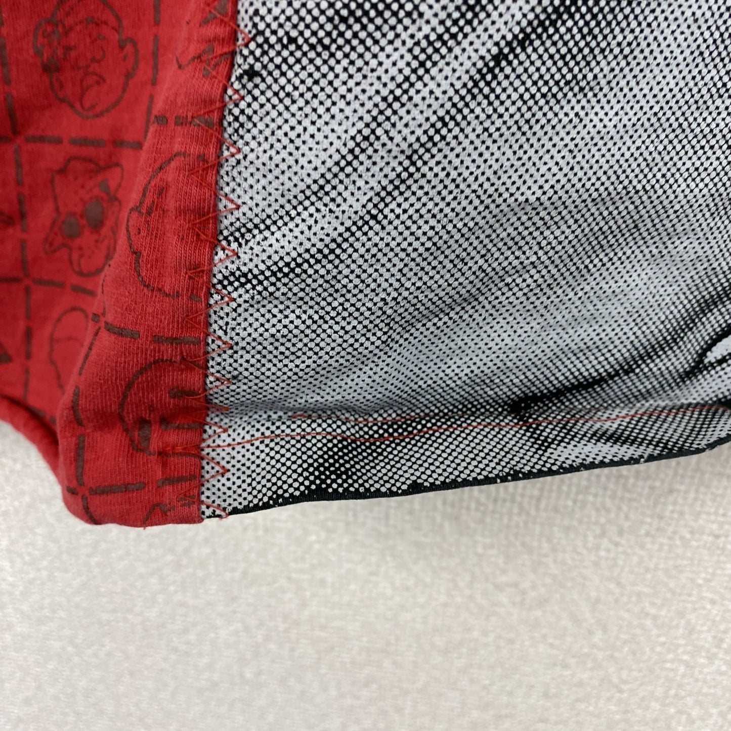 GNS0.3　半袖プリントTシャツ　赤　レッド　黒　ブラック　XLサイズ