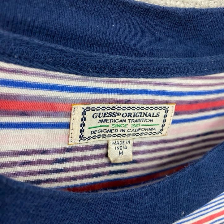 GUESS　ゲス　半袖プリントTシャツ　刺繍ロゴ　ワンポイント　ストライプ　マルチカラー　グレー　Mサイズ　古着
