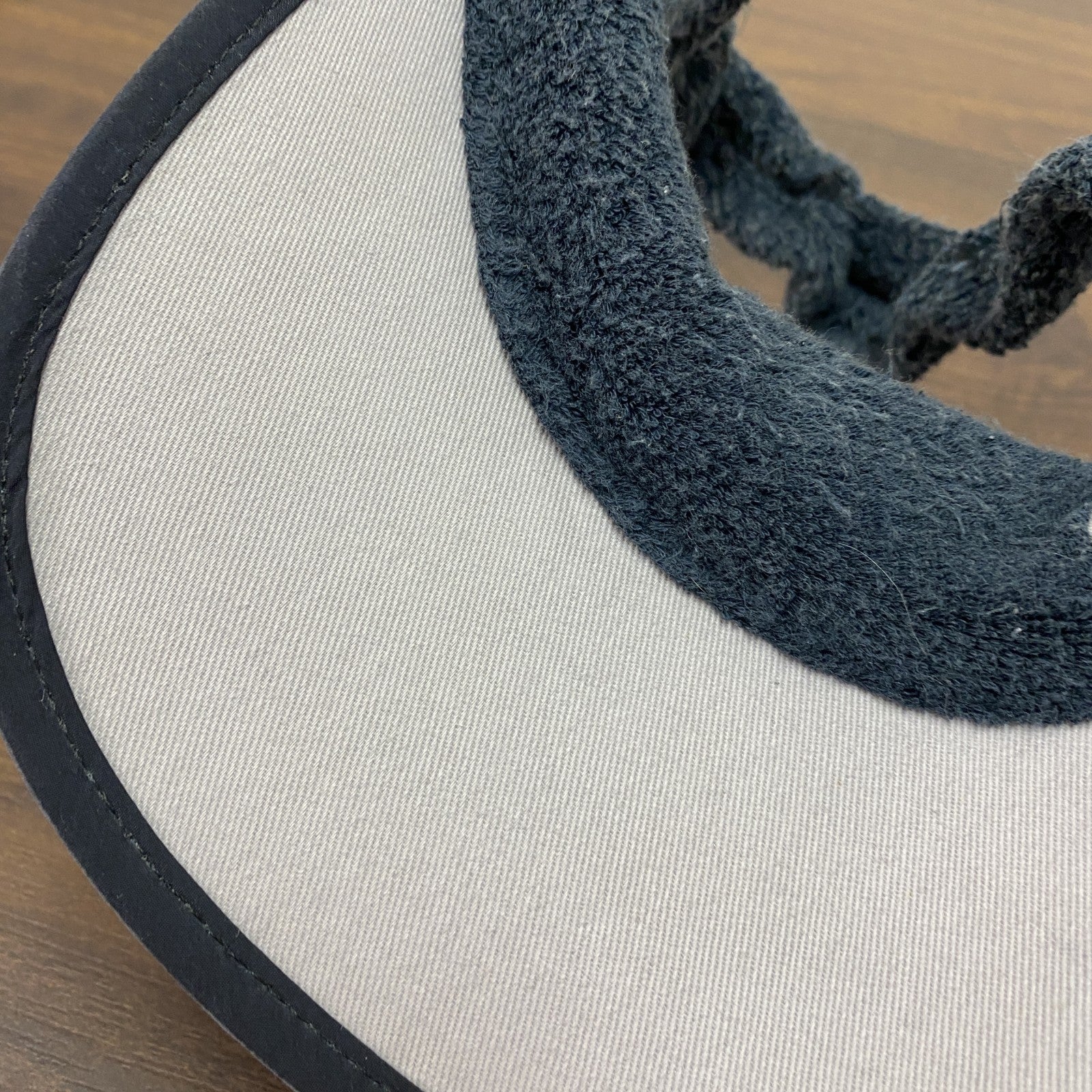 00s　NIKE 　ナイキ　サンバイザー　スウッシュ　刺繍ロゴ　デカロゴ　ヴィンテージ　黒　ブラック　古着