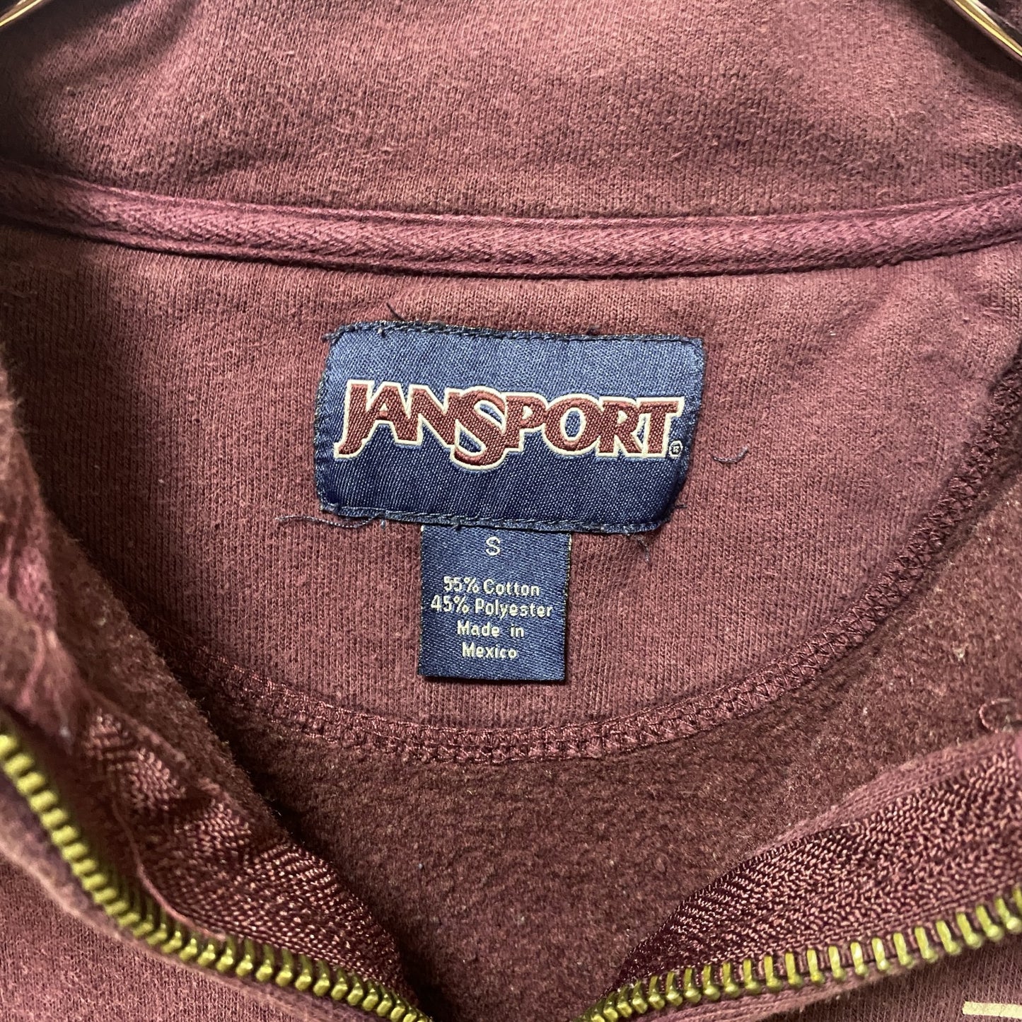 古着 used　JANSPORT ジャンスポーツ　長袖ハーフジップスウェット　トレーナー　ワンポイント　ワインレッド　Sサイズ