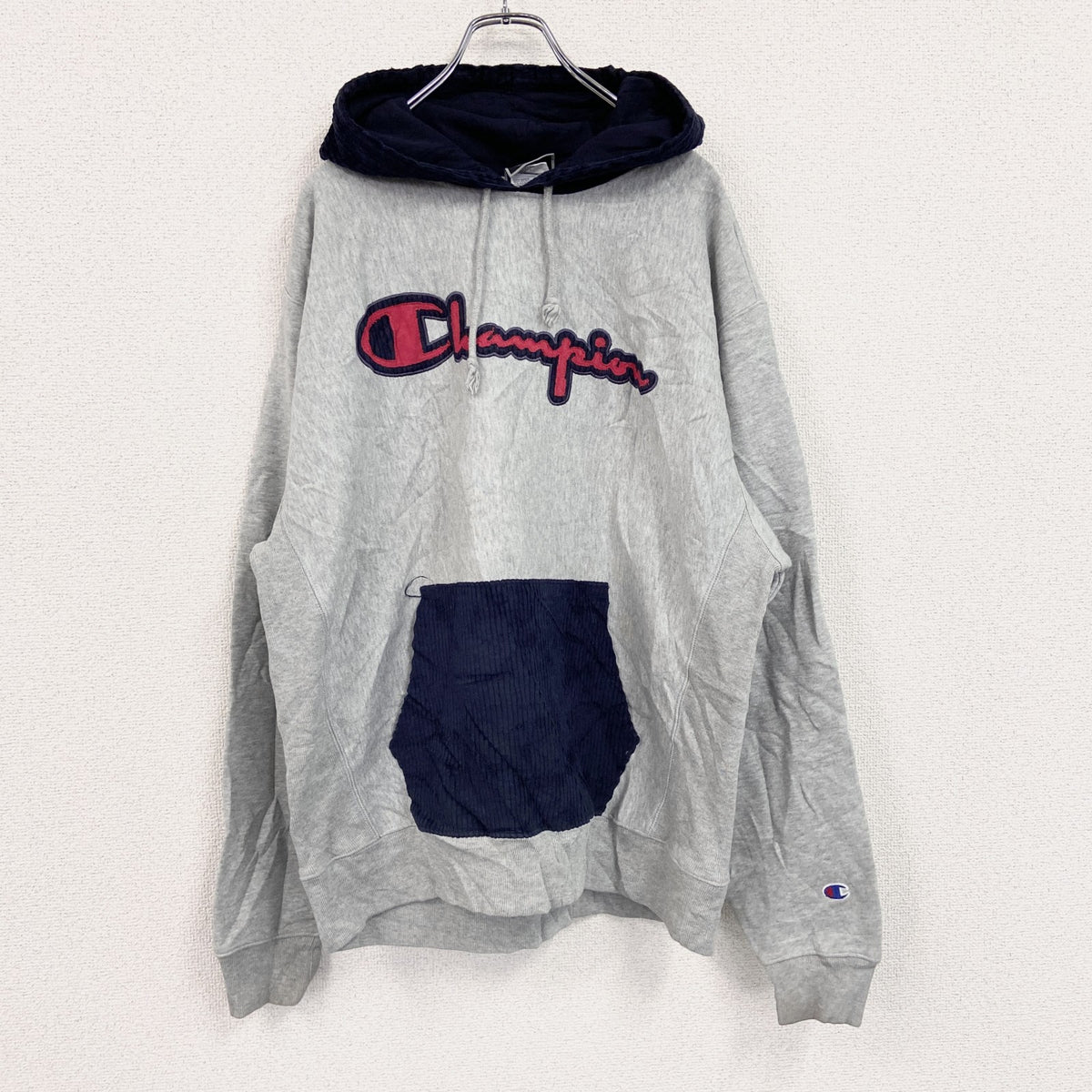 Champion　チャンピオン　スウェットパーカー/フーディー　切り替えカラー　デカロゴ　ワッペン　刺繍ロゴ　灰色　グレー　Lサイズ トレーナー スウェットトップス フード付き 古着