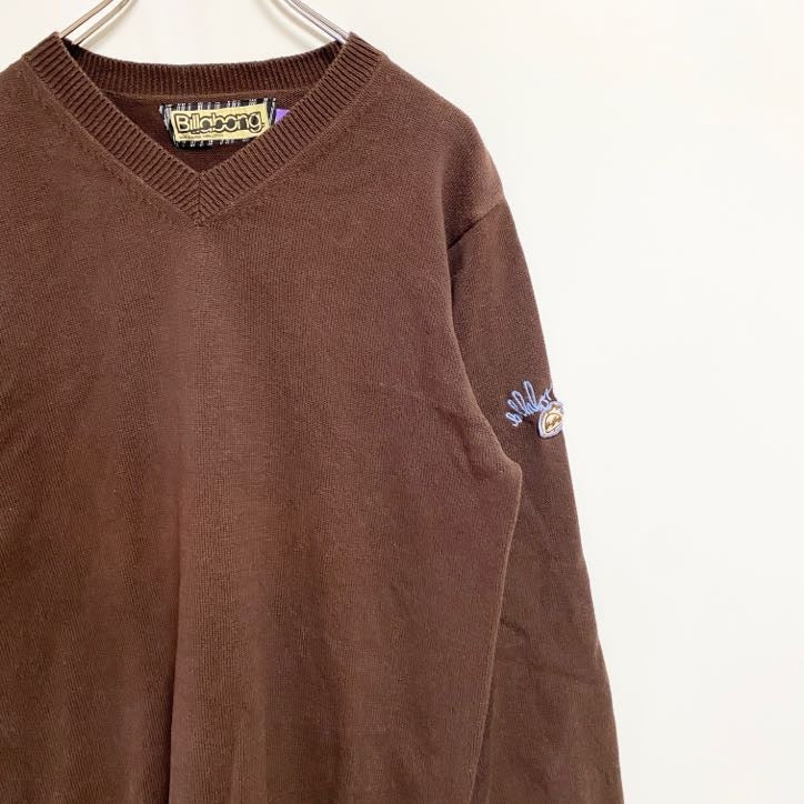 古着 used　Billabong　ビラボン　長袖ワンポイント刺繍ニット　セーター　Vネック　茶色　ブラウン　秋冬服　Lサイズ