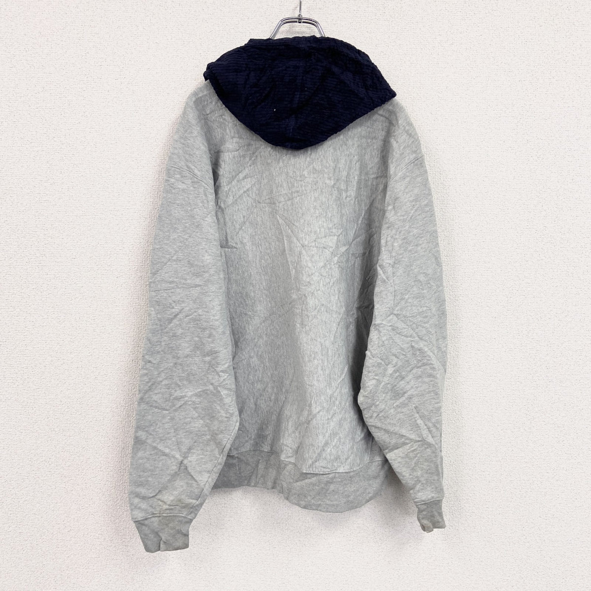 Champion　チャンピオン　スウェットパーカー/フーディー　切り替えカラー　デカロゴ　ワッペン　刺繍ロゴ　灰色　グレー　Lサイズ トレーナー スウェットトップス フード付き 古着