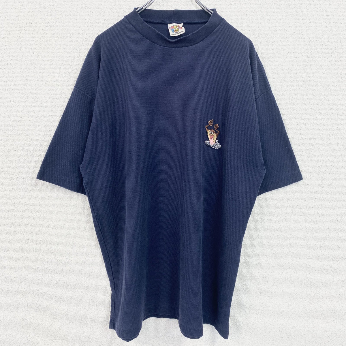 90s　LOONY TUNES　ルーニー・テューンズ　半袖ワンポイントTシャツ　刺繍　タズマニアンデビル ヴィンテージ カットソー メンズ 古着