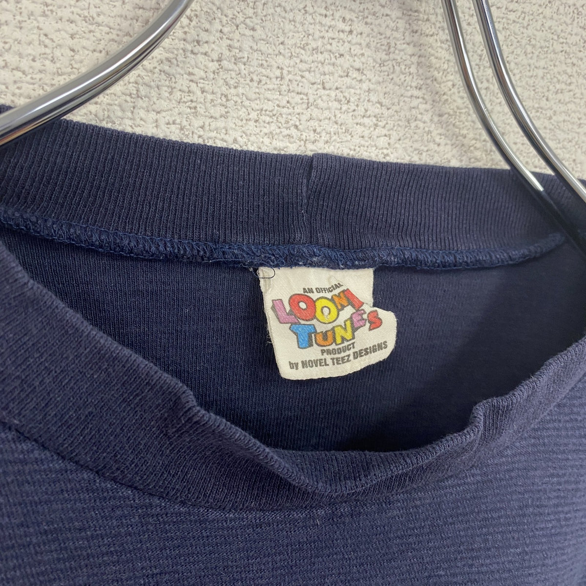 90s　LOONY TUNES　ルーニー・テューンズ　半袖ワンポイントTシャツ　刺繍　タズマニアンデビル ヴィンテージ カットソー メンズ 古着