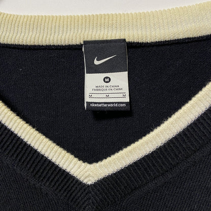 古着 used NIKE　ナイキ　長袖ワンポイントロゴ刺繍Vネックセーター　ニット　スポーティー　ブラック　Mサイズ