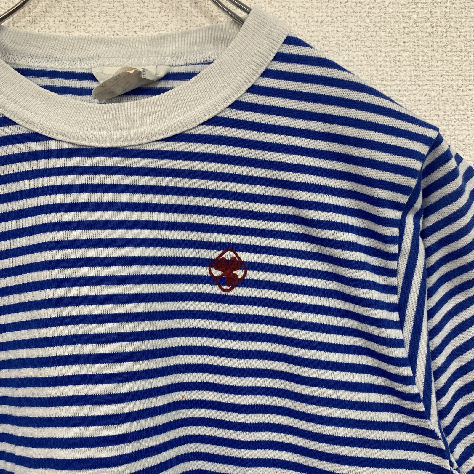 90s　半袖ボーダー柄Tシャツ　ワンポイントプリント　クルーネック　青白　クローバー　シングルステッチ　レトロ　　ヴィンテージ　古着