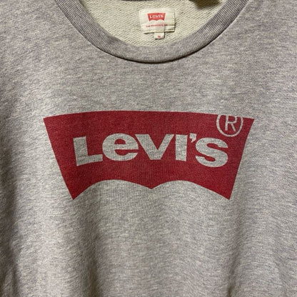 古着 used　Levi's リーバイス　長袖ロゴプリントスウェット　トレーナー　グレー　灰色　クルーネック　秋冬服　Mサイズ