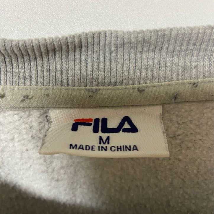 古着 used　FILA フィラ　長袖ロゴプリントスウェット　トレーナー　グレー　灰色　クルーネック　秋冬服　Mサイズ