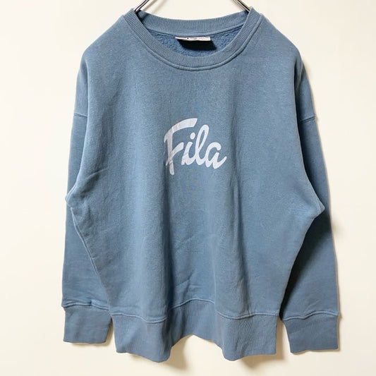 古着 used　FILA フィラ　長袖ロゴプリントスウェット　トレーナー　水色　クルーネック　秋冬服　Sサイズ