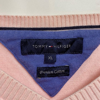 古着 used　TOMMYHILFIGER　トミーヒルフィガー　長袖薄手ワンポイント刺繍ニット　セーター　Vネック　ピンク　秋冬服