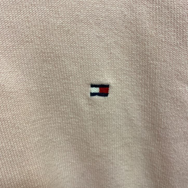 古着 used　TOMMYHILFIGER　トミーヒルフィガー　長袖薄手ワンポイント刺繍ニット　セーター　Vネック　ピンク　秋冬服