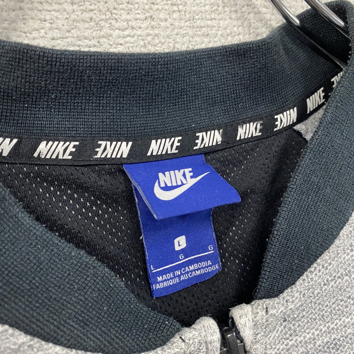 NIKE　ナイキ　トラックジャケット/ジャージ　灰色　グレー　Lサイズ