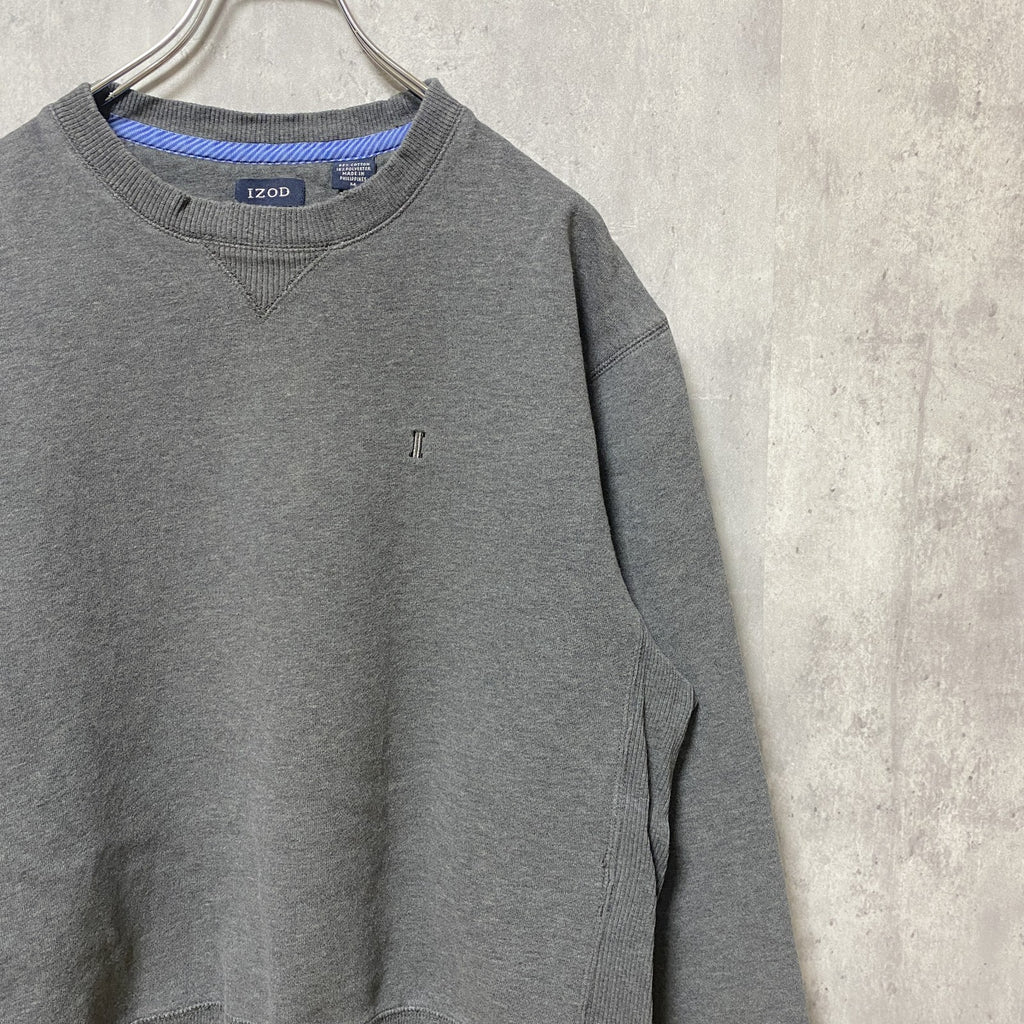 IZOD アイゾッド　長袖ワンポイントロゴ刺繍スウェット　トレーナー　Vガゼット　グレー　灰色　秋冬服　Mサイズ　古着